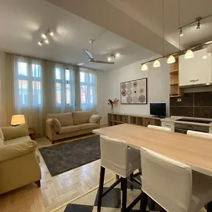 Downtown Gozsdu Vibe Ii Apartamento